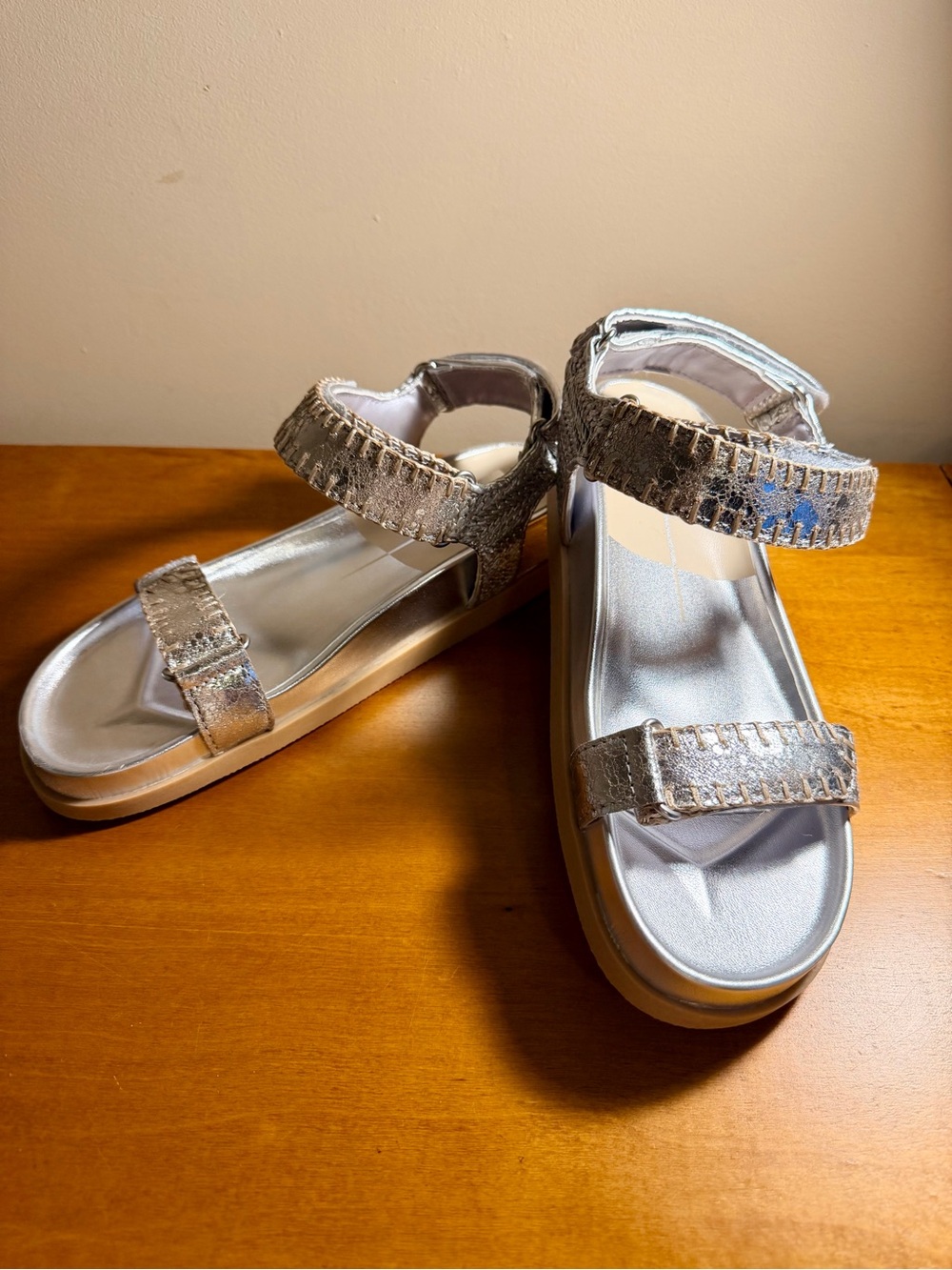 Dolce Vita Women's Silver Metallic Hook-and-Loop Sandals